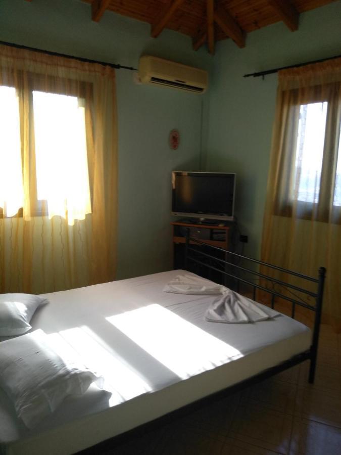 Janis Castle Apartment Himare Ngoại thất bức ảnh