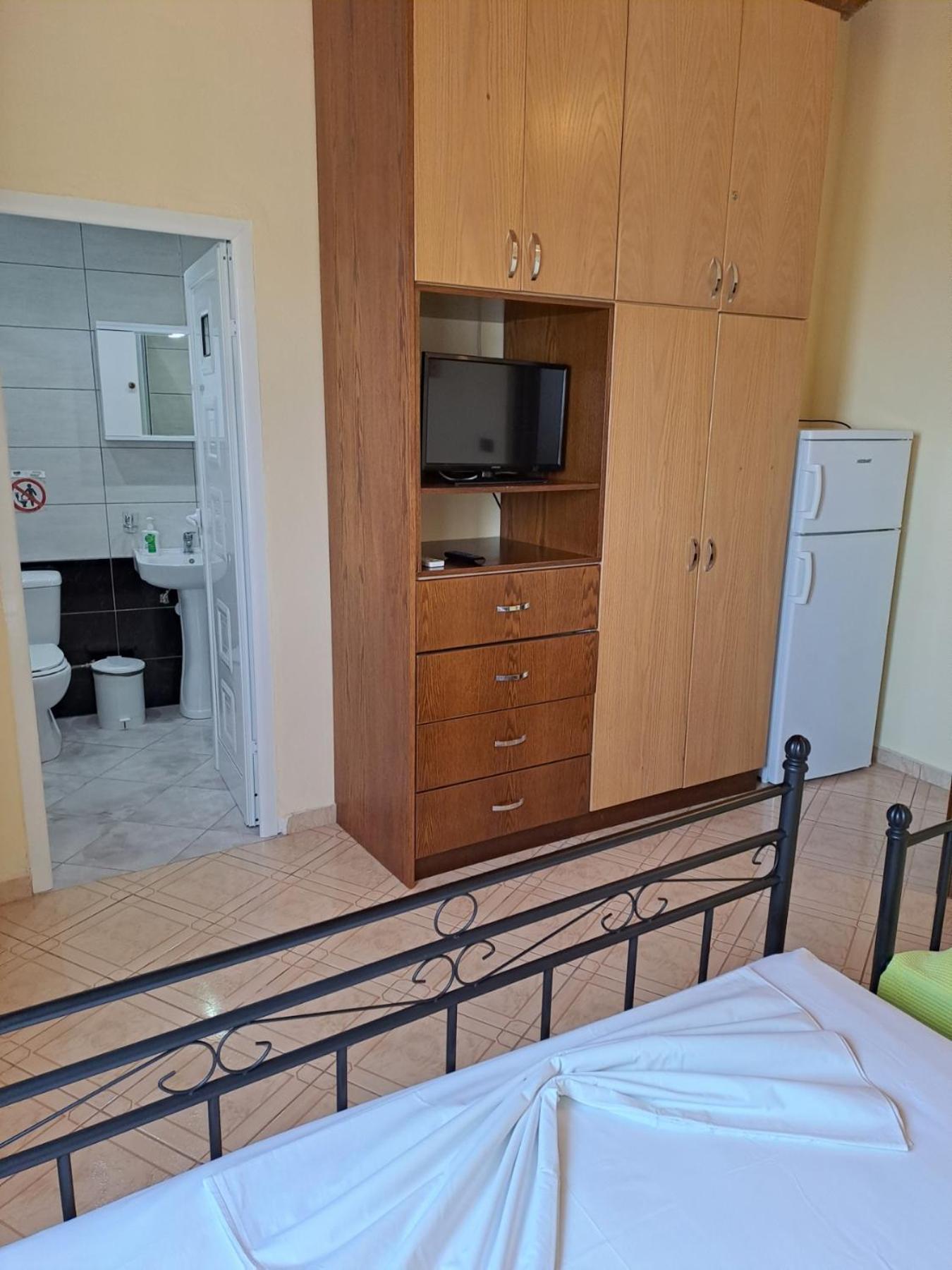 Janis Castle Apartment Himare Ngoại thất bức ảnh