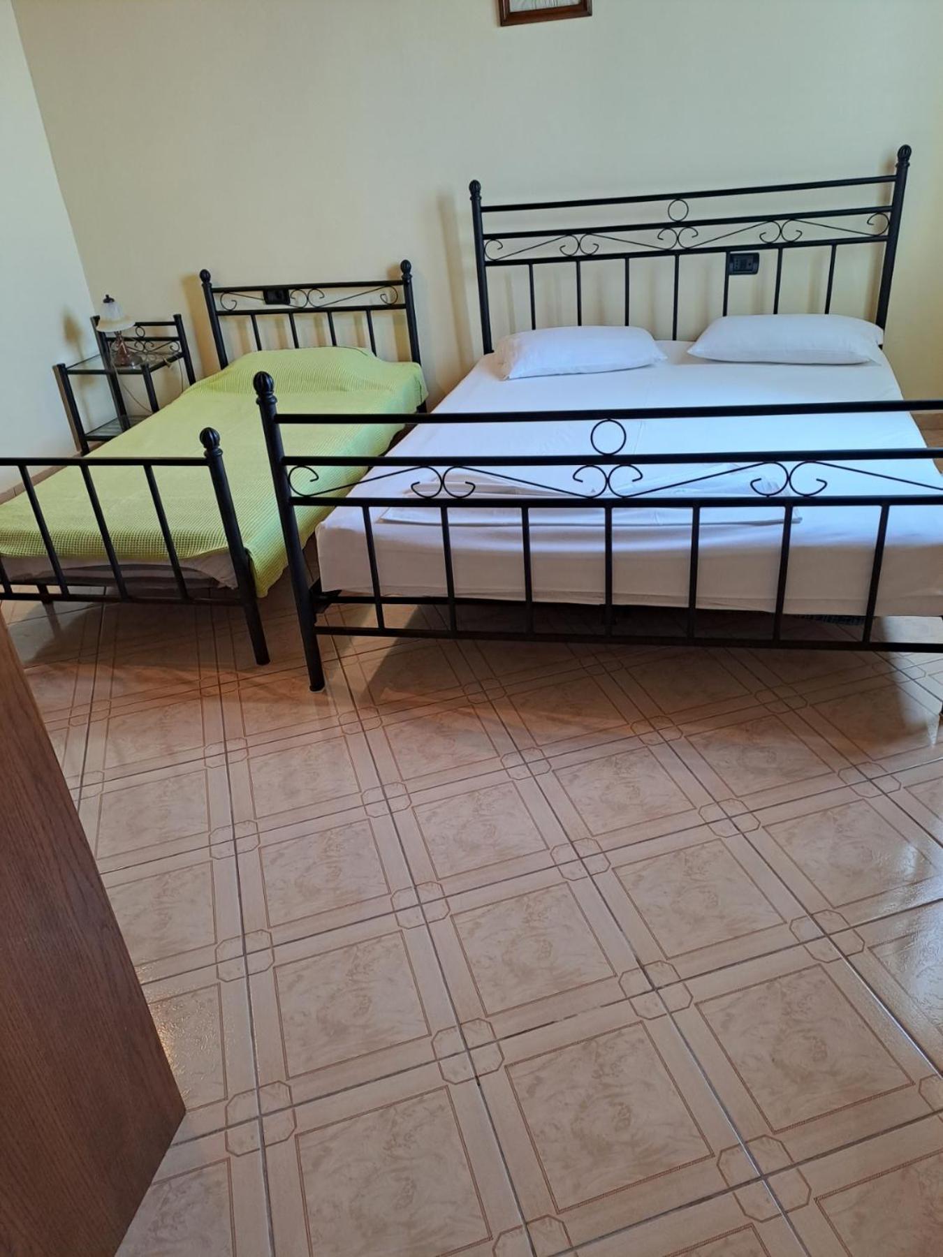 Janis Castle Apartment Himare Ngoại thất bức ảnh
